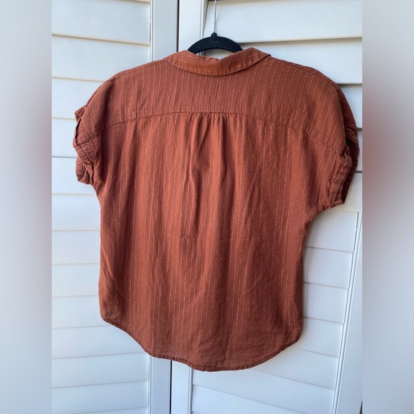 Button up top - Picture 2 of 5